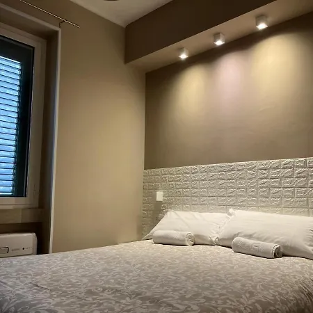 Aura Apartment * Bari