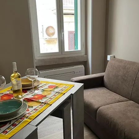 Aura Apartment Bed & Breakfast Bari
