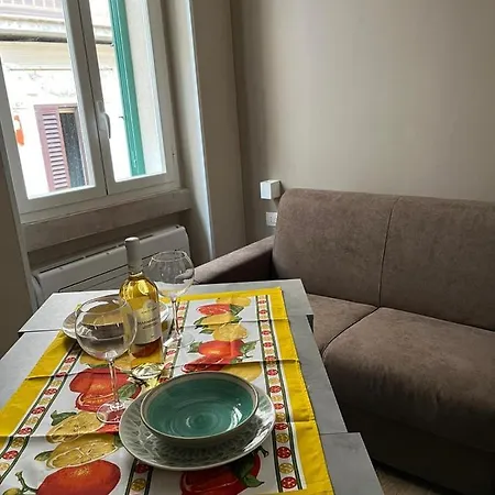 Aura Apartment Bed & Breakfast Bari